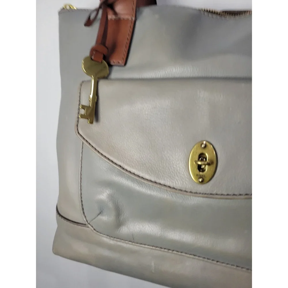 Fossil vintage shopper